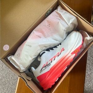 Altra Trail Running Shoe - White with Coral Gradient